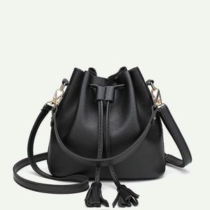 Small bucket bag